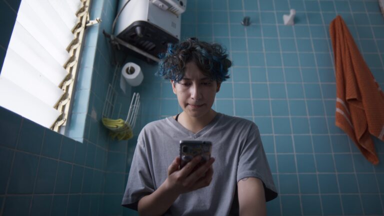 01_Still_ALEX